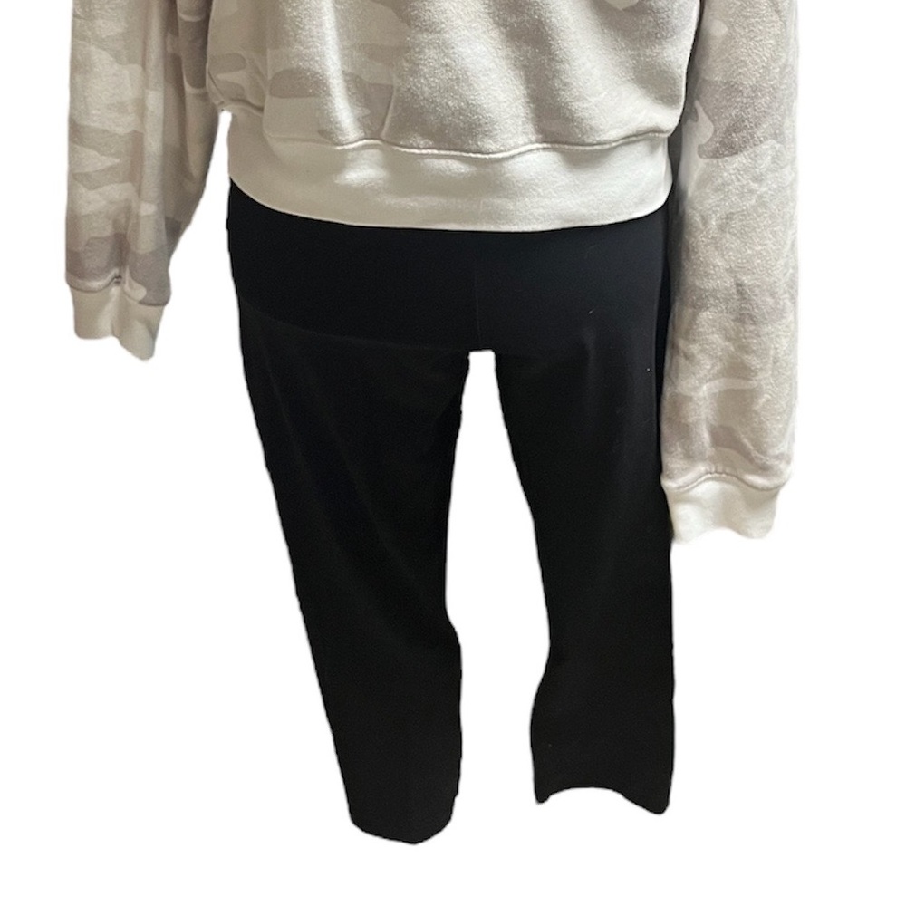 Size 8 lululemon Align Crops- Black!